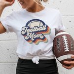 Maglietta personalizzata a tema sportivo Retro Football con nome e numero Costume per il giorno della partita Regalo di compleanno per la mamma calciatrice
