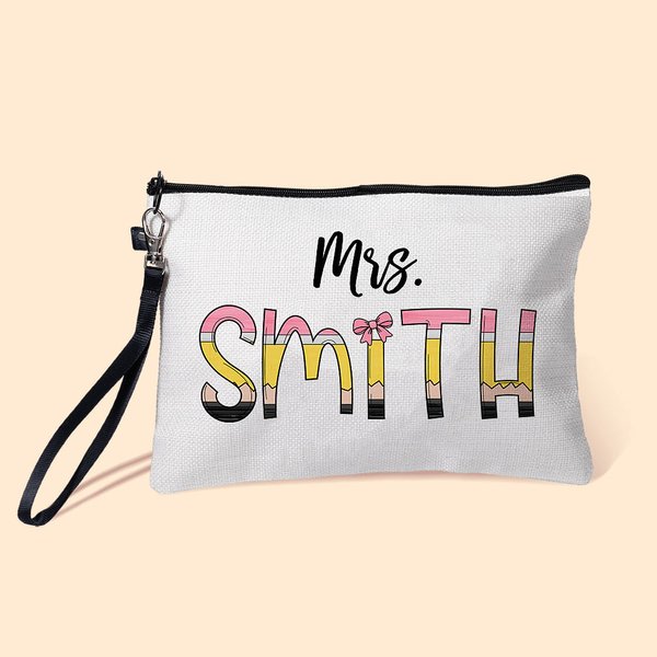 Borsa per il trucco da polso in lino con nome, personalizzata, ispirata a una matita colorata e ispirata a una lettera divertente, regalo di apprezzam