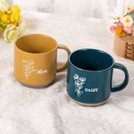 Tazza in ceramica con incisione personalizzata del bouquet di fiori di nascita con nome Regalo di compleanno per le donne