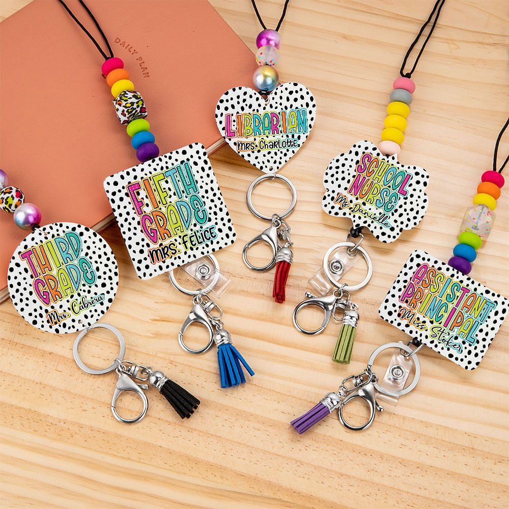 Personnalisé Dalmatian Dots Colorful Doodle Letter Acrylic Beaded Lanyard Badge Reel with Name and Tassel Back to School Appreciation Gift for Teacher