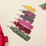 Portachiavi personalizzato in pelle con nome ricamato perfetto per zaini o accessorio per borse da viaggio regalo di compleanno per famiglia e amici