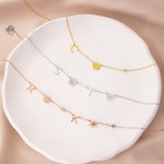 Collier Personnalisé avec 1-6 Fleur de Naissance Pierre de Naissance Initiale Cadeau Fête des Mères Anniversaire Pour Maman