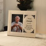 Marco de fotos de piel personalizado Walk Beside Us Every Day con nombre y año Regalo conmemorativo de simpatía por la pérdida de un ser querido