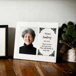 Marco de fotos de piel personalizado Walk Beside Us Every Day con nombre y año Regalo conmemorativo de simpatía por la pérdida de un ser querido