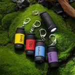 Gepersonaliseerde Mini LED USB Oplaadbare Zaklamp Sleutelhanger met Gegraveerde Naam Verjaardagscadeau voor Reisliefhebber