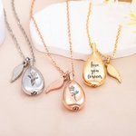 Personligt graverat halsband med graverad födelseblomma, droppe, aska, urna, hängsmycke med vingberlock, kremeringssmycke, minnesgåva, minnesgåva för kvinnor