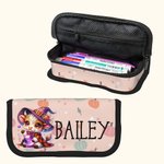 Trousse à Crayons Personnalisée avec Nom Motif Sorcière Vache Highland Cadeau Halloween Rentrée Scolaire pour Enfant Adolescent