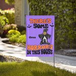 Personalisierte Es gibt einige Schrecken in diesem Haus Halloween Haustier Gartenfahne mit 1-7 Hund Katze Porträt und Namen Hof Dekor Halloween Gesche