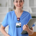 Henkilökohtainen Shaker Glitter Witch Cauldron Badge Reel ID haltija tekstillä Badge Buddy Nurse Week Halloween lahja lääketieteelliselle henkilökunna