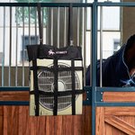 Support durable et personnalisé pour ventilateur de chèvre et de cheval avec nom et sangle ajustable pour ventilateur 20x20