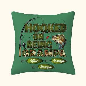 Personalizzato Hooked On Being Papa Fishing Theme Throw Pillow Cover con nomi Camouflage Home Decor Compleanno Festa dei nonni per papà nonno