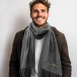 Écharpe Super Douce Personnalisée avec Fleur de Naissance et Nom Brodés Foulard Accessoire de Fête Cadeau Anniversaire Noël pour Femme Homme Famille