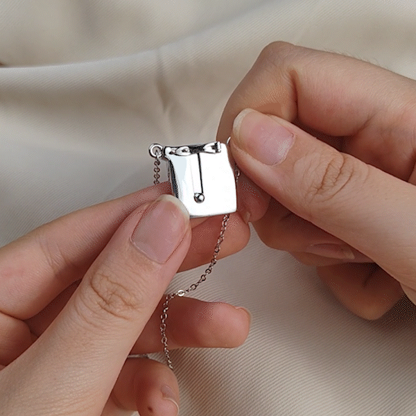 Personalised Mini Pull-Out Camera Locket Necklace with Photo Anniversary Birthday Gift for Photography Lovers