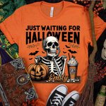 Teschio personalizzato Jack O'Lantern Bat Design Just Waiting For Halloween Felpa a girocollo con nome Regalo in costume di Halloween per la famiglia