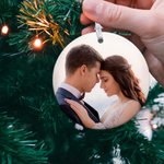 Gepersonaliseerd Kaart Keramisch Ornament met Foto Naam Datum Verjaardag Kerstcadeau voor Paar