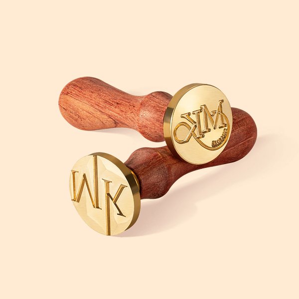 Gepersonaliseerde Vintage Gegraveerde Waszegelstempelset met Handvat Wasparels Wasverwarmer Lepel en Doos Bruiloft Verjaardagsgeschenk voor Paar Knutselliefhebbers