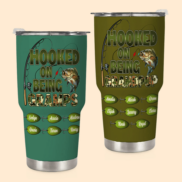 Personalisierte Hooked On Being Papa 30oz Tumbler mit 1-16 Namen Großelterntag Vatertag Geschenk für Opa Papa