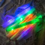 Set de 10 Bâtons Lumineux LED Personnalisés avec Texte Accessoire en Mousse Cadeau Mariage Club Musical pour Couple Amoureux de Concert