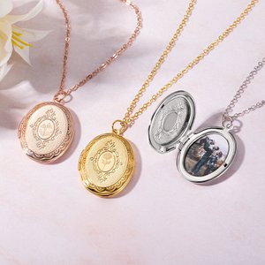 Collier de Médaillon Personnalisé avec Fleur de Naissance Gravée et Photo Style Vintage Cadeau Mariage Anniversaire Fête pour Femme
