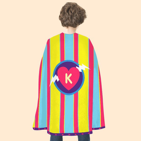 Cape de Super-Héros Personnalisée avec Initiale Style Rayures Arc-en-Ciel Costume Déguisement Cosplay Halloween Cadeau pour Fille Garçon