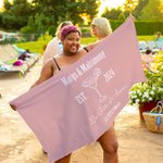 Serviette de Plage Personnalisée avec Texte et Année Thème Margs and Matrimony Linge Doux à Séchage Rapide Cadeau Fête Soirée Bachelorette pour Fille
