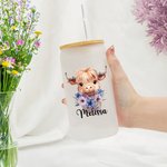 Personalisierte Geburt Blume Hochland Kuh Design 20oz gefrostet klar können Glas mit Namen und Stroh Geburtstag Geschenk für Highland Cow Lovers