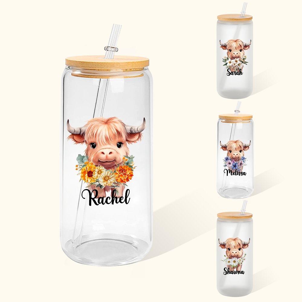 Fiore di nascita personalizzato Highland Cow Design 20oz Frosted Clear Can Glass con nome e cannuccia Regalo di compleanno per gli amanti delle mucche