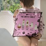 Taie d'Oreiller Personnalisée avec 2-10 Fantômes et Noms Thème Halloween Décoration à l'Intérieur Cadeau Halloween pour Famille