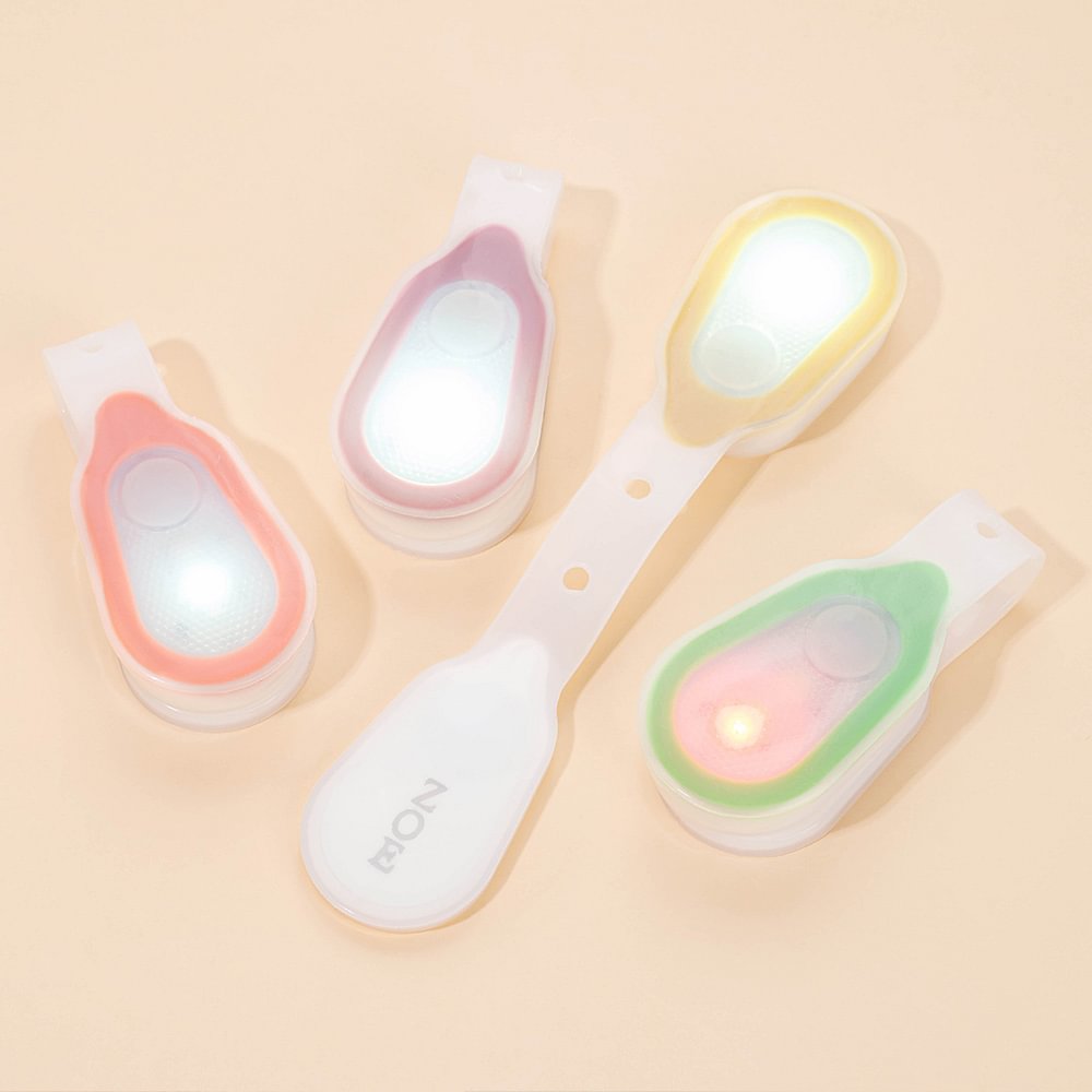 Lampe de poche LED à pince magnétique multicolore personnalisée avec nom gravé Activités de plein air Accessoires pour infirmières Cadeau pour le pers