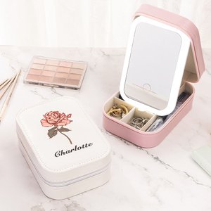 Personalisiertes Leder Schmuckkästchen mit Geburtsblume Namen Einstellbarem Dreifarbigem LED-Schminkspiegel Reisezubehör Geburtstag Geschenk für Damen