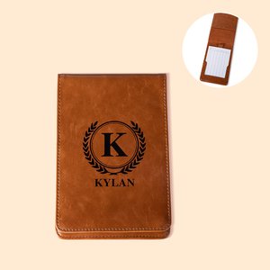 Gepersonaliseerde lederen golfscorekaarthouder met gegraveerde initiaal en naam Verjaardag Game Day geschenk voor man golfliefhebber