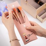 Personalizado Y2K estilo de dibujos animados Chica Nombre Pincel de maquillaje Bolsa con 8 piezas de pinceles de maquillaje Esenciales de viaje Cumple