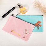 Borsa per il trucco personalizzata con nome, acquerello e fiore di nascita, regalo di compleanno essenziale per le donne.