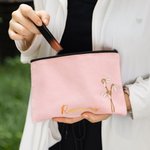 Borsa per il trucco personalizzata con nome, acquerello e fiore di nascita, regalo di compleanno essenziale per le donne.