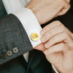 Personalisiertes Graviertes Krawattenklammer und Manschettenknöpfe Set Nussbaum Aufbewahrungsbox Hochzeit Geburtstag Geschenk für Trauzeuge Bräutigam