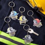 Porte-clés personnalisé en acrylique pour casque de pompier avec numéro de grade et nom Ornement de voiture amusant Cadeau d'anniversaire et de remerc