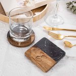 Personalisierter Untersetzer aus Akazienholz und Marmor mit Initiale Text Gravur Hauseinweihung Oktoberfest Geschenk für Freunde Paare Familie