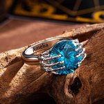 Personalizado gótico cráneo mano anillo de piedra de nacimiento con nombre grabado minimalista joyería de Halloween regalo de cumpleaños para las mujeres