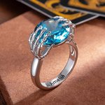 Personalizado gótico cráneo mano anillo de piedra de nacimiento con nombre grabado minimalista joyería de Halloween regalo de cumpleaños para las mujeres