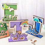 Personlig spargris med tecknad bokstav och klart fönster med namn Barnkammardekoration Födelsedagspresent för pojkar Flickor