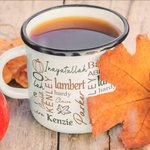 Taza esmaltada personalizada de 11oz con 1 - 15 nombres Halloween Camping Regalo para la familia