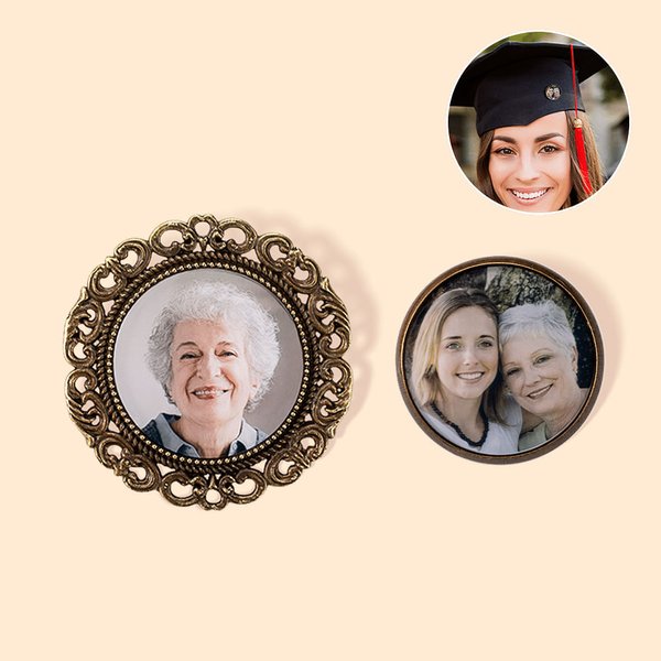 Gepersonaliseerde Retro Lace Frame Ronde Memorial Foto Pin Broche Wedding Graduation Gift voor afgestudeerden bruid bruidegom