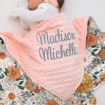 Gepersonaliseerde Boho Bloemen Borduurwerk Naam Baby Veiligheidsdeken met Gestippelde Rug Baby Shower Doop Cadeau voor Pasgeborene