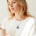 Personalisierte Schneemann Herz Halskette mit Namen und Kristall Geburtsstein Schmuck Geburtstag Weihnachtsgeschenk für Familie