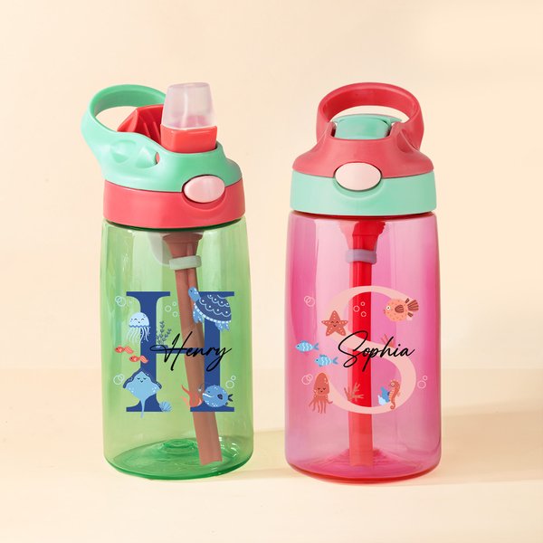 Henkilökohtainen Ocean Theme 480ml nimi vesipullo, jossa on olki ja roiskevedenpitävä kansi Lasten joulujuhla suosikki lahja pojille tytöille