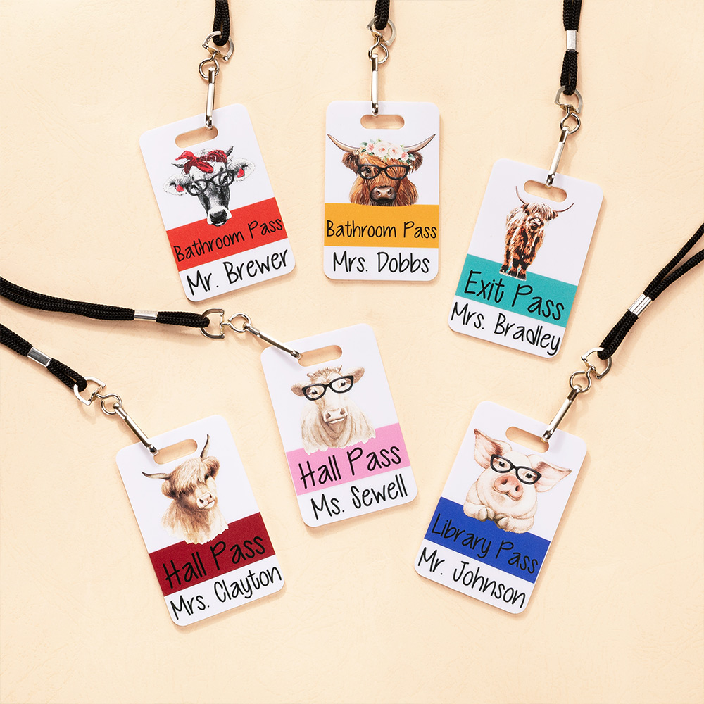 Personnalisé Cartoon Animal Element Double Face Durable School Hall Passes Lanyard with Name Teacher Supplies Birthday Appreciation Gift for Teacher