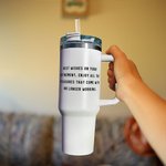 Bicchiere isolato da 40 oz personalizzato con nome dell'anno e cannuccia per uso quotidiano Regalo di addio al pensionamento divertente per il collega