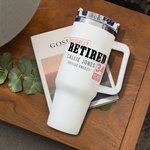 Bicchiere isolato da 40 oz personalizzato con nome dell'anno e cannuccia per uso quotidiano Regalo di addio al pensionamento divertente per il collega