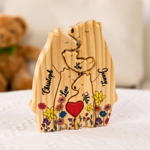 Personalised Wooden Cute Floral Hug Bear Family Puzzle with Lover Heart and 2-8 Names Desk Decoration Birthday Anniversary Gift for Family