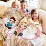 Couverture Chaude Personnalisée avec Dessin de Personnage Initiale Nom Décoration de Maison Cadeau Noël Anniversaire pour Enfant Famille